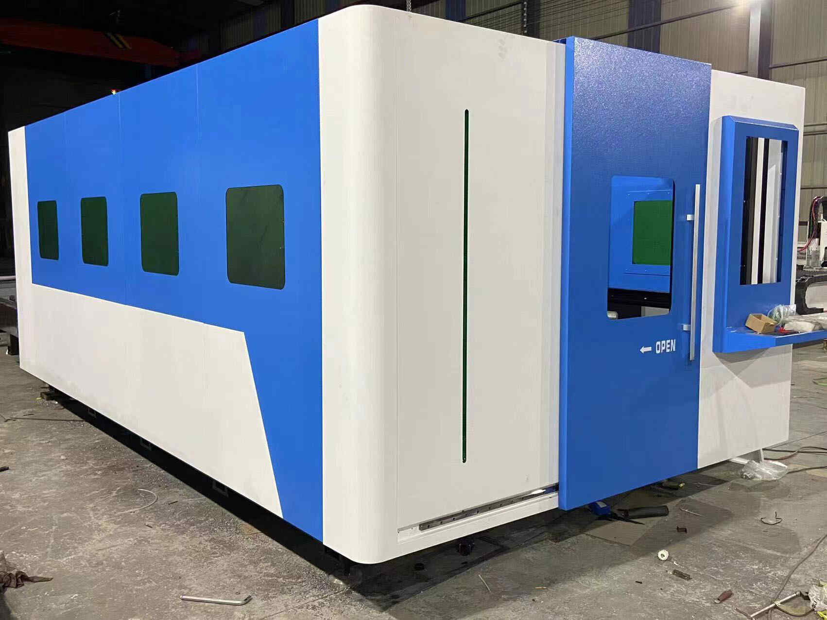 Stroj za lasersko rezanje vlaken 1530 za železne plošče iz aluminija