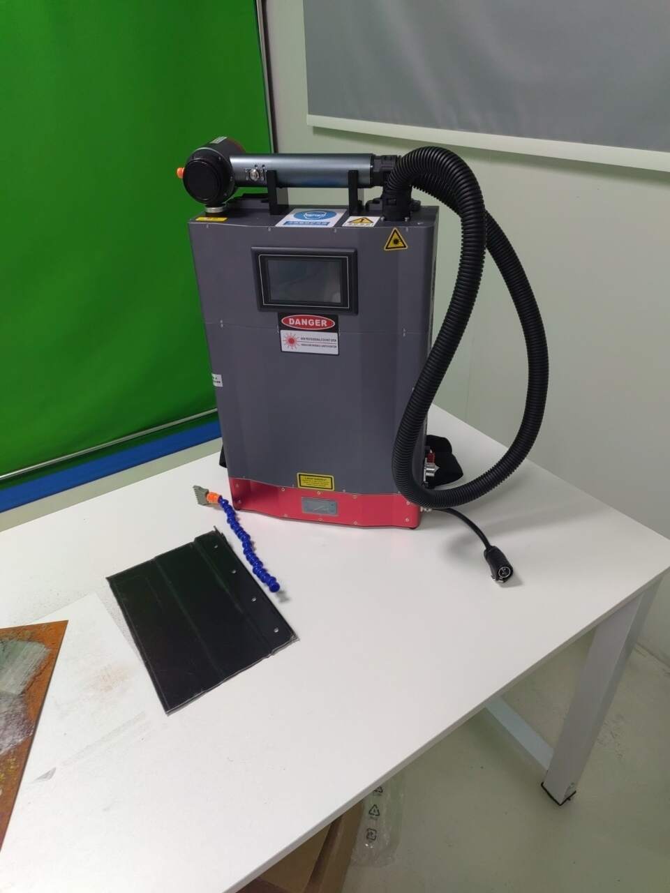 Kakšna je razlika med ultrazvočnim in laserskim čiščenjem?